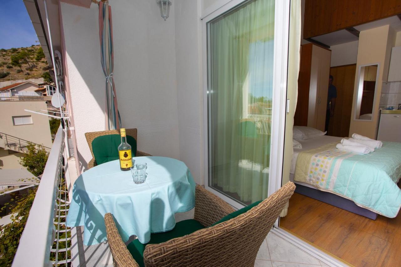 Apartmani Miki Podgora Bagian luar foto