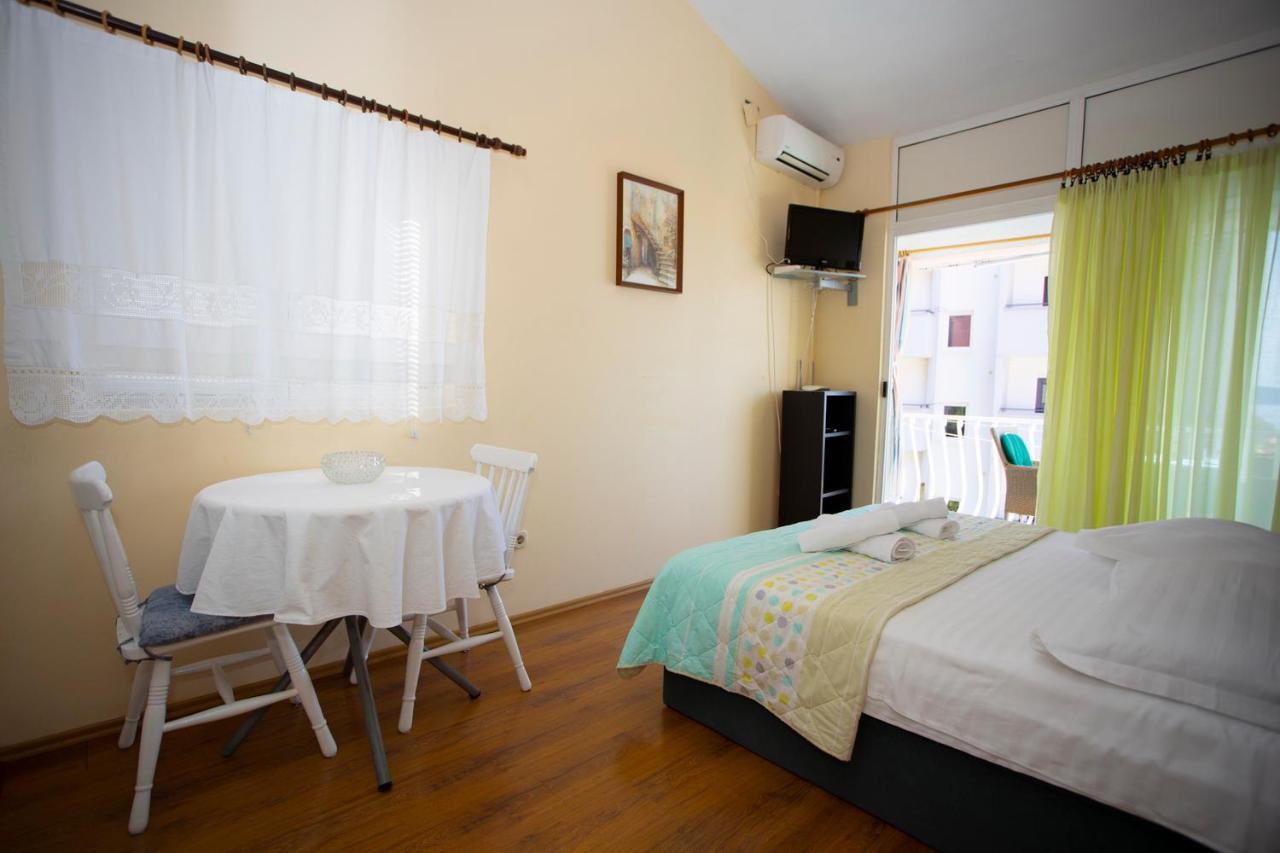 Apartmani Miki Podgora Bagian luar foto