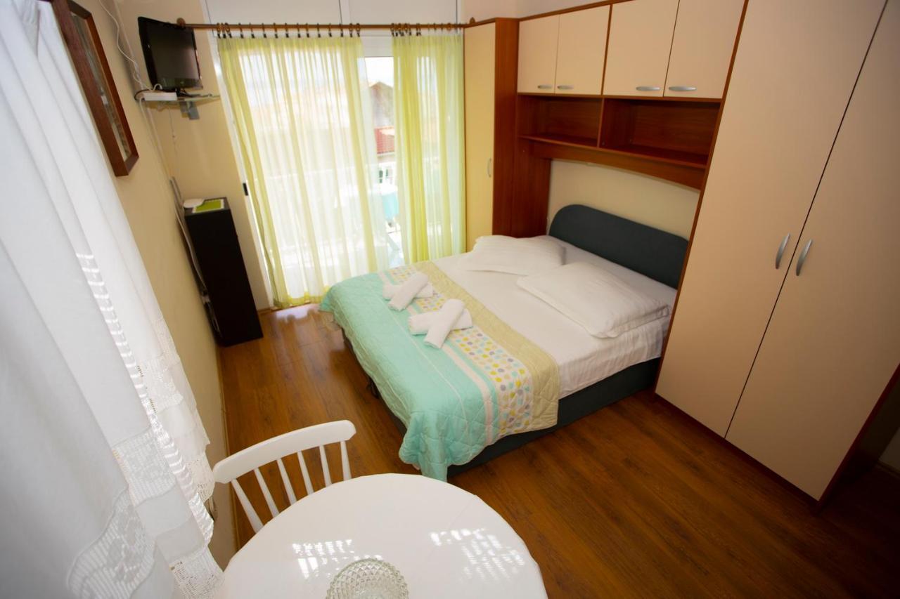Apartmani Miki Podgora Bagian luar foto