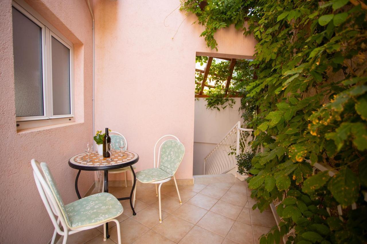 Apartmani Miki Podgora Bagian luar foto