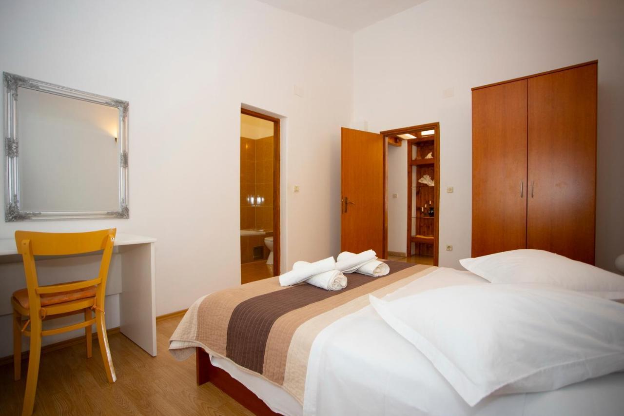 Apartmani Miki Podgora Bagian luar foto